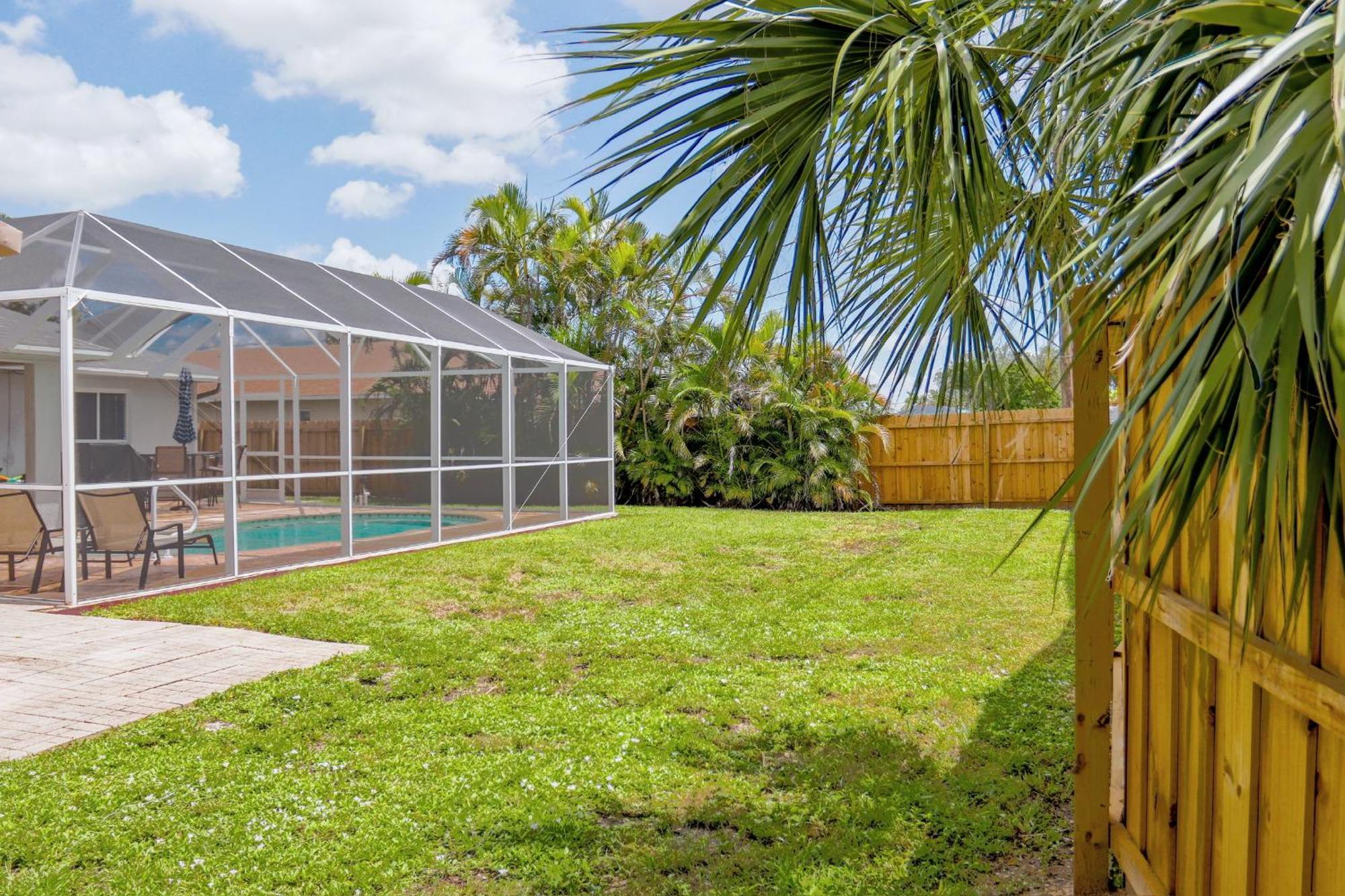 Beautiful Pool Home With Sleeping For 8 For Lovelypeople Cape Coral Exterior photo